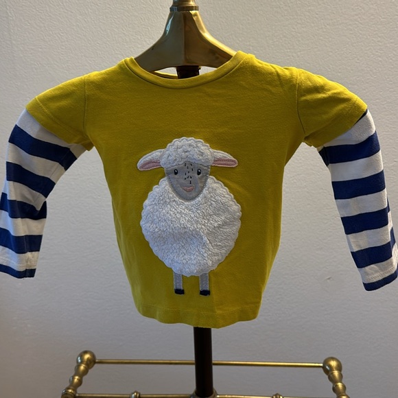 Baby Boden, cute shirt with appliqué little sheep on front and on the back. - Picture 1 of 6